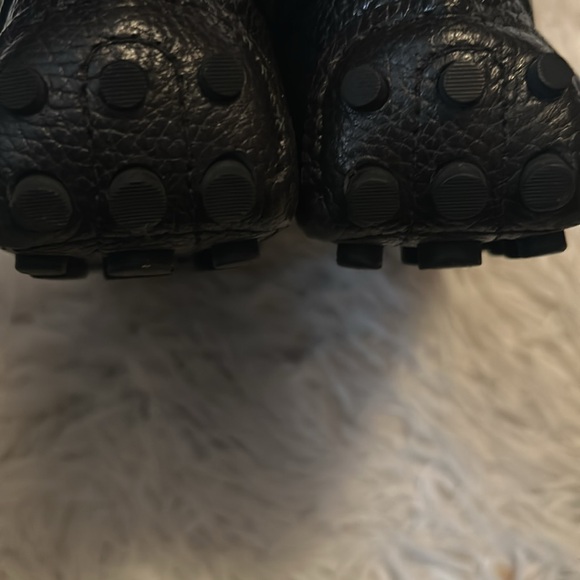 Tory Burch driving loafers. - Picture 2 of 6